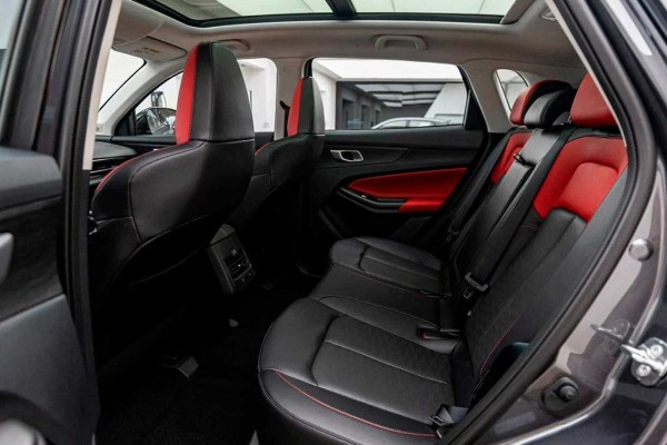 В России стартовали продажи кроссовера Changan Uni-S: известны комплектации и цены В России стартовали продажи кроссовера Changan Uni-S: известны комплектации и цены