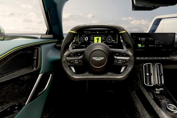 Aston Martin Valhalla: серийная версия суперкара со множеством изменений Aston Martin Valhalla: серийная версия суперкара со множеством изменений