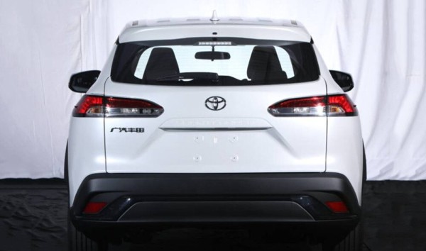 До дилеров РФ доехал новый кроссовер Toyota с мотором 171 л.с. и вариатором До дилеров РФ доехал новый кроссовер Toyota с мотором 171 л.с. и вариатором