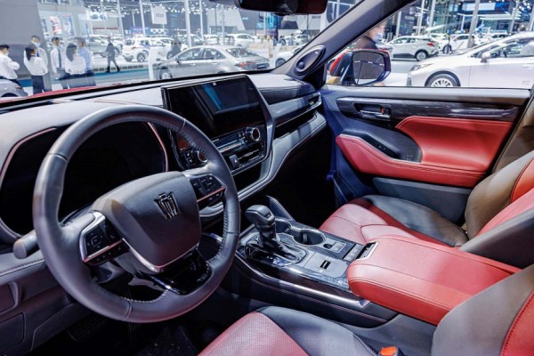 В Россию привезли большой кроссовер Toyota Crown Kluger. Известна цена В Россию привезли большой кроссовер Toyota Crown Kluger. Известна цена