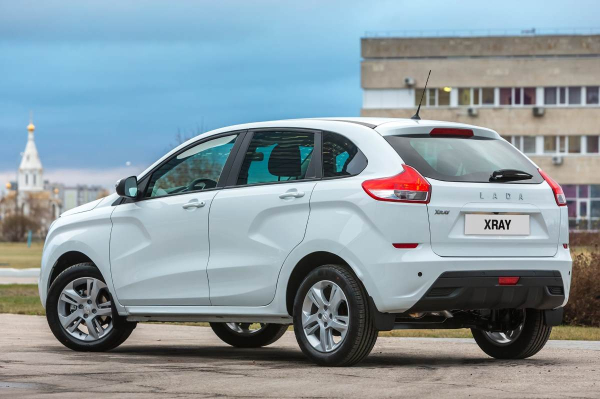 Подержанный Lada Xray: очевидные минусы Подержанный Lada Xray: очевидные минусы