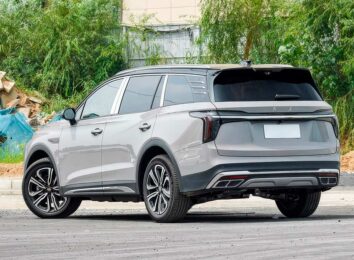 Новый Hongqi HS7 II второго поколения вскоре доберется до России Новый Hongqi HS7 II второго поколения вскоре доберется до России