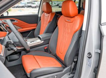 Новый Hongqi HS7 II второго поколения вскоре доберется до России Новый Hongqi HS7 II второго поколения вскоре доберется до России