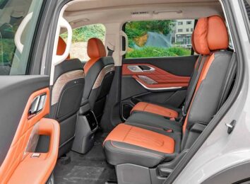 Новый Hongqi HS7 II второго поколения вскоре доберется до России Новый Hongqi HS7 II второго поколения вскоре доберется до России