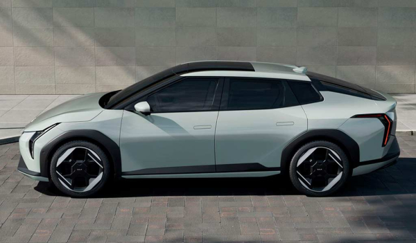 Электрический KIA EV4 дебютирует на рынке в виде седана и хэтчбека Электрический KIA EV4 дебютирует на рынке в виде седана и хэтчбека