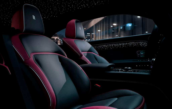 Rolls-Royce Spectre Black Badge: драйверская версия электрического купе Rolls-Royce Spectre Black Badge: драйверская версия электрического купе