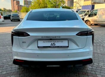 Электрический седан Амберавто А5: клон китайской модели JMEV Yi