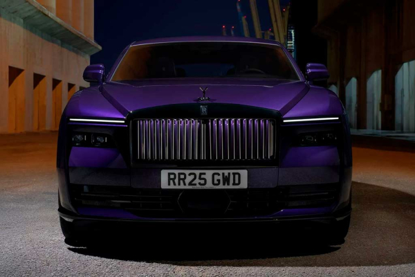 Rolls-Royce Spectre Black Badge: драйверская версия электрического купе Rolls-Royce Spectre Black Badge: драйверская версия электрического купе