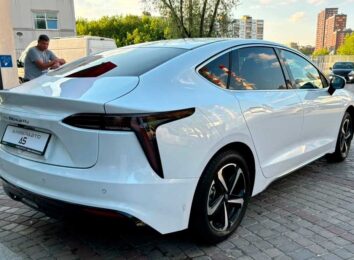 Электрический седан Амберавто А5: клон китайской модели JMEV Yi