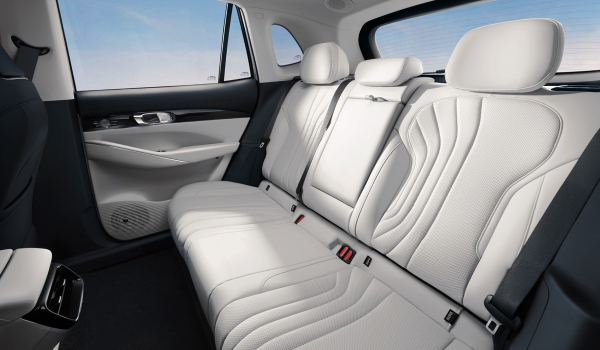 Электромобиль Geely EX5: объявлены цены в России Электромобиль Geely EX5: объявлены цены в России