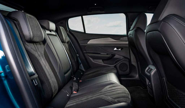 В России стартовали продажи кросс-лифтбека Peugeot 408X В России стартовали продажи кросс-лифтбека Peugeot 408X