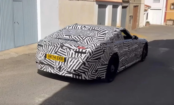 Новый Jaguar Type 00: первые фото с дорожных тестов Новый Jaguar Type 00: первые фото с дорожных тестов