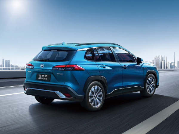 В РФ есть недорогой кроссовер Toyota доступнее авто из КНР В РФ есть недорогой кроссовер Toyota доступнее авто из КНР