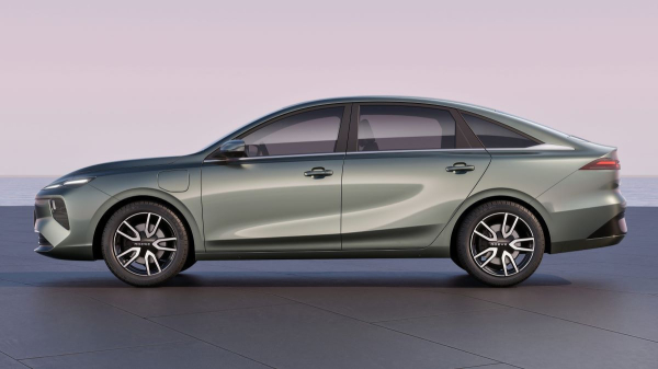 Электрический седан Roewe D6 приготовился к дебюту Электрический седан Roewe D6 приготовился к дебюту