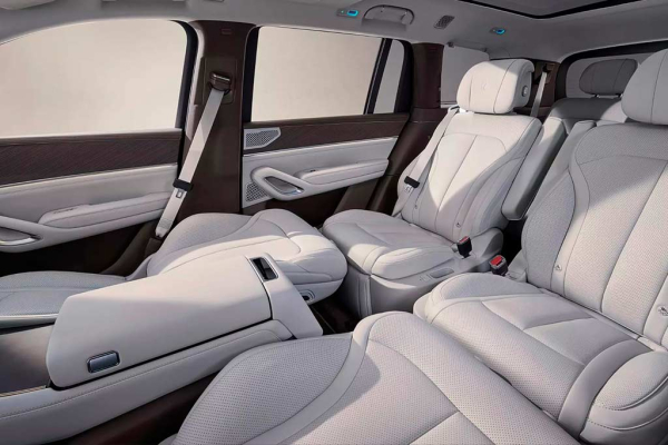 В Китае стартовали продажи 5,2-метрового кроссовера Denza N9 В Китае стартовали продажи 5,2-метрового кроссовера Denza N9