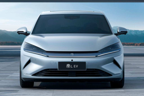 Китайцы представили заднеприводный электрический седан BYD Qin L EV Китайцы представили заднеприводный электрический седан BYD Qin L EV