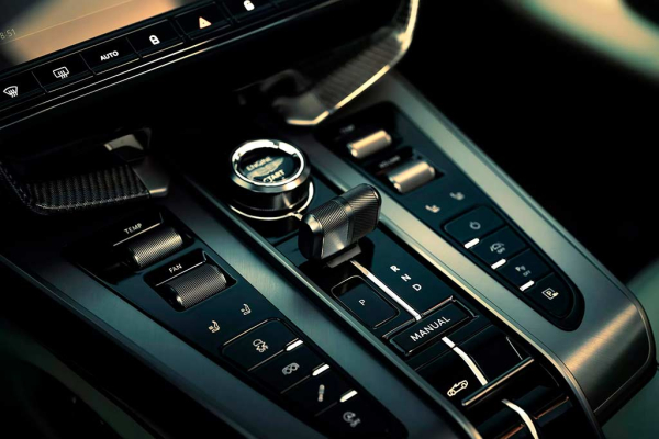 Aston Martin Vanquish Volante: самый быстрый переднемоторный кабриолет в мире Aston Martin Vanquish Volante: самый быстрый переднемоторный кабриолет в мире