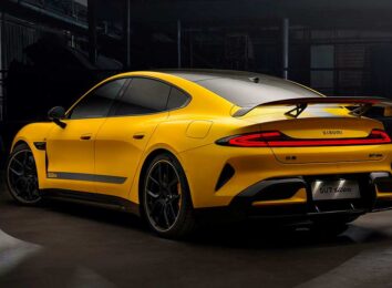 Китайцы представили топовый 1 548-сильный электроседан Xiaomi SU7 Ultra Китайцы представили топовый 1 548-сильный электроседан Xiaomi SU7 Ultra