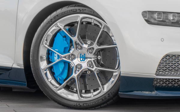 Миллион за каждый км/ч. Мы познакомились с самой дорогой машиной в России
Миллион за каждый км/ч. Мы познакомились с самой дорогой машиной в России