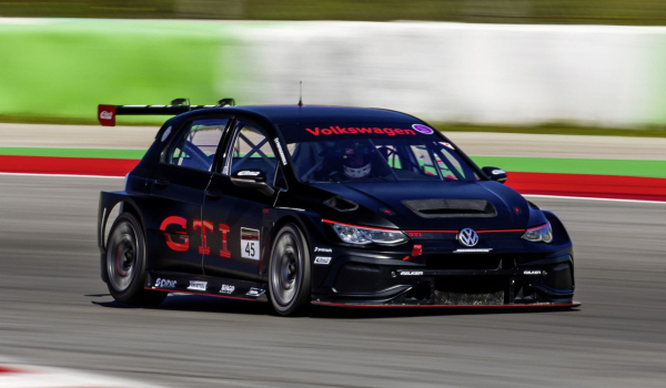 Дайджест дня: синие Лады, универсал BYD и другие события индустрии Дайджест дня: синие Лады, универсал BYD и другие события индустрии