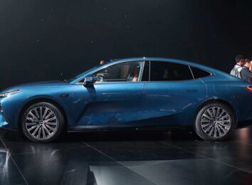 Китайцы из Geely представили большой гибридный седан Galaxy Starshine 8 EM Китайцы из Geely представили большой гибридный седан Galaxy Starshine 8 EM