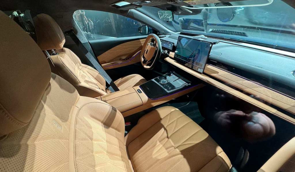 Китайцы из Geely представили большой гибридный седан Galaxy Starshine 8 EM Китайцы из Geely представили большой гибридный седан Galaxy Starshine 8 EM