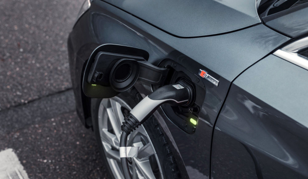 Дайджест дня: Bentayga Apex Edition, «механика» в электромобиле и другие события индустрии Дайджест дня: Bentayga Apex Edition, «механика» в электромобиле и другие события индустрии