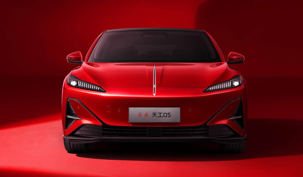 Электроседан Hongqi Tiangong 05 предложит 900 вольт (но позже) Электроседан Hongqi Tiangong 05 предложит 900 вольт (но позже)