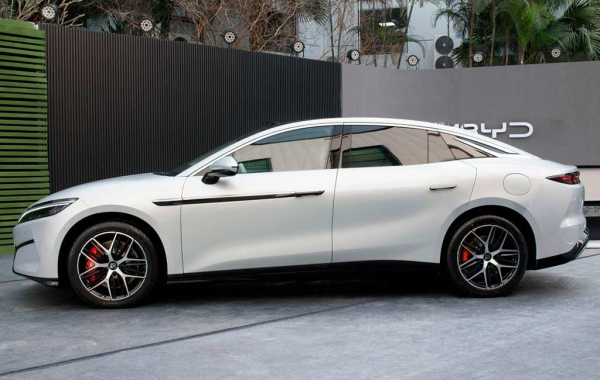 В Китае справил премьеру большой седан BYD Han L В Китае справил премьеру большой седан BYD Han L