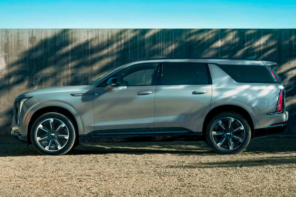 Cadillac Escalade IQL: удлиненная версия электрического внедорожника