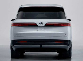 В Китае стартовали продажи 5,2-метрового кроссовера Denza N9 В Китае стартовали продажи 5,2-метрового кроссовера Denza N9