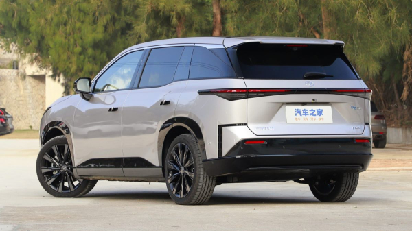 Недорогой паркетник Toyota bZ3X выходит на рынок Недорогой паркетник Toyota bZ3X выходит на рынок