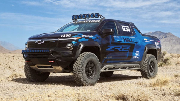 Гоночный пикап Chevrolet Silverado EV ZR2 предвестил новую топ-версию Гоночный пикап Chevrolet Silverado EV ZR2 предвестил новую топ-версию