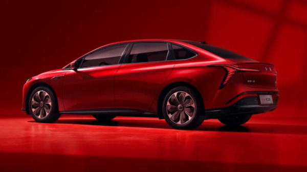 Премиум-бренд Hongqi вывел на рынок свою самую дешевую модель