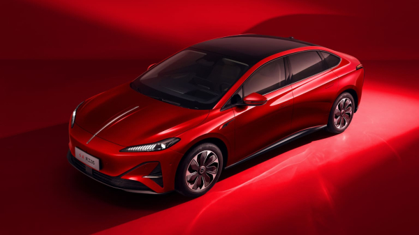 Премиум-бренд Hongqi вывел на рынок свою самую дешевую модель