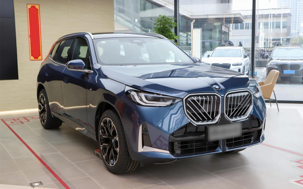 
            Спрос на авто вырос после переговоров Путина и Трампа. Что стало с ценами
        