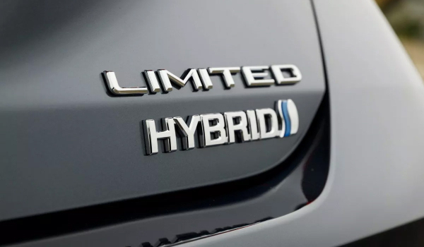 Дайджест дня: обновленный Sportage, гибридный автобус Hongqi и другие события индустрии Дайджест дня: обновленный Sportage, гибридный автобус Hongqi и другие события индустрии