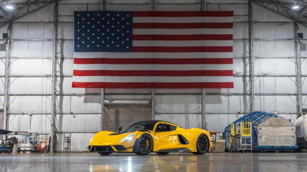 Hennessey Venom F5 Evolution стал самым мощным автомобилем с ДВС Hennessey Venom F5 Evolution стал самым мощным автомобилем с ДВС