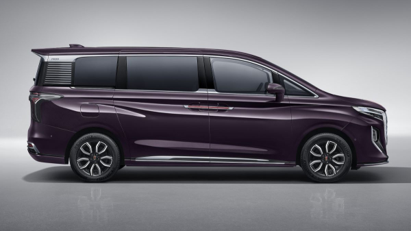 Минивэн Hongqi HQ9 в России: рестарт и новые цены