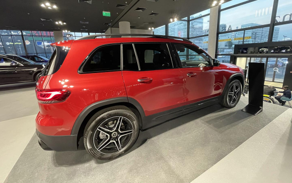 Спрос на авто вырос после переговоров Путина и Трампа. Что стало с ценами
Спрос на авто вырос после переговоров Путина и Трампа. Что стало с ценами