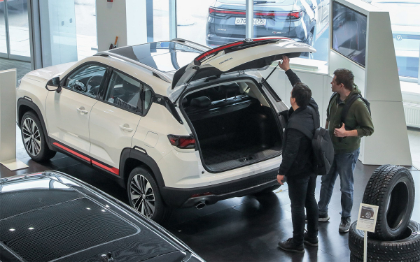 
            Рассрочка и скидки до ₽900 тыс. Что будет с ценами на новые машины к лету
        