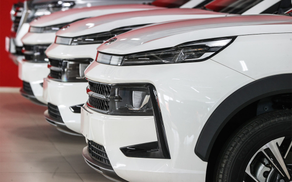 
            Рассрочка и скидки до ₽900 тыс. Что будет с ценами на новые машины к лету
        