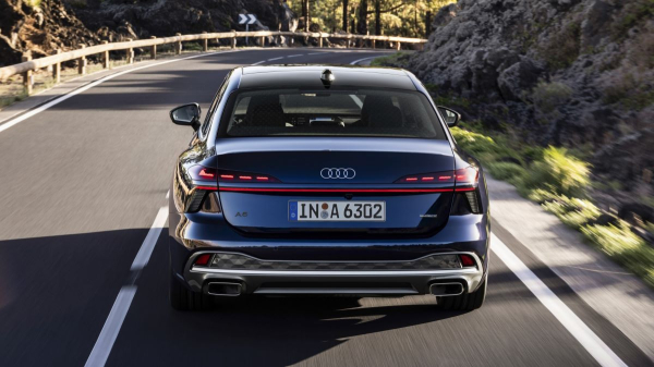 Audi A6 нового поколения: теперь и седан Audi A6 нового поколения: теперь и седан