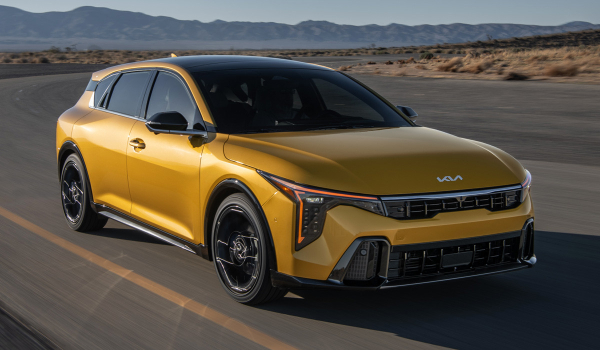 Хэтчбек Kia K4: через год после седана