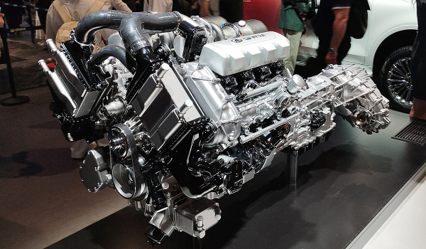 Tank 300 с двумя мостами и собственный двигатель V8 Tank 300 с двумя мостами и собственный двигатель V8