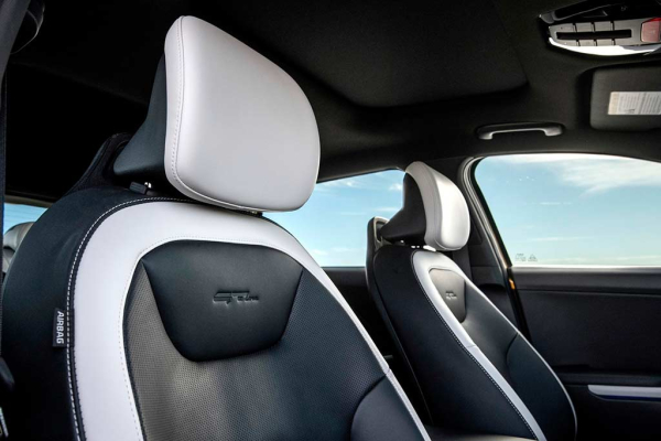 На моторшоу в Нью-Йорке состоялась премьера хэтчбека KIA K4 На моторшоу в Нью-Йорке состоялась премьера хэтчбека KIA K4