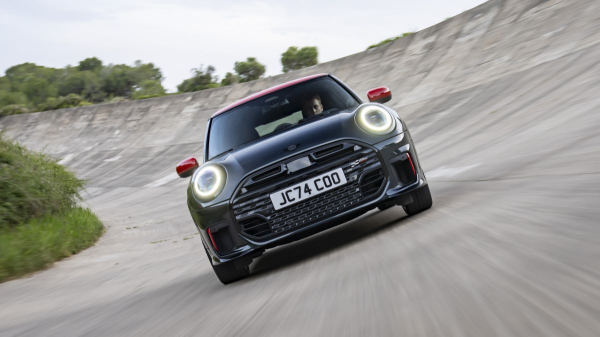 Дайджест дня: удлиненный Jetour T2, ДВС для электромобилей и другие события индустрии Дайджест дня: удлиненный Jetour T2, ДВС для электромобилей и другие события индустрии