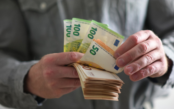 Спрос на авто вырос после переговоров Путина и Трампа. Что стало с ценами
Спрос на авто вырос после переговоров Путина и Трампа. Что стало с ценами