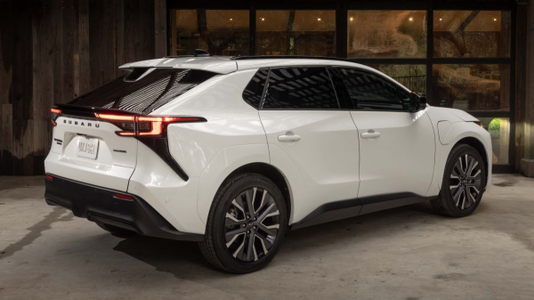 Двойной дебют: кроссовер Subaru Trailseeker и обновленная Solterra Двойной дебют: кроссовер Subaru Trailseeker и обновленная Solterra