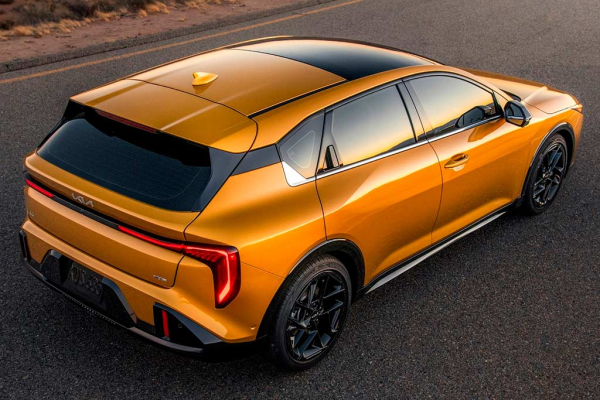 На моторшоу в Нью-Йорке состоялась премьера хэтчбека KIA K4 На моторшоу в Нью-Йорке состоялась премьера хэтчбека KIA K4